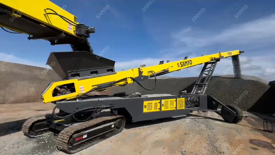 Choose a Mobile Belt Conveyor or a Fixed Belt Conveyor